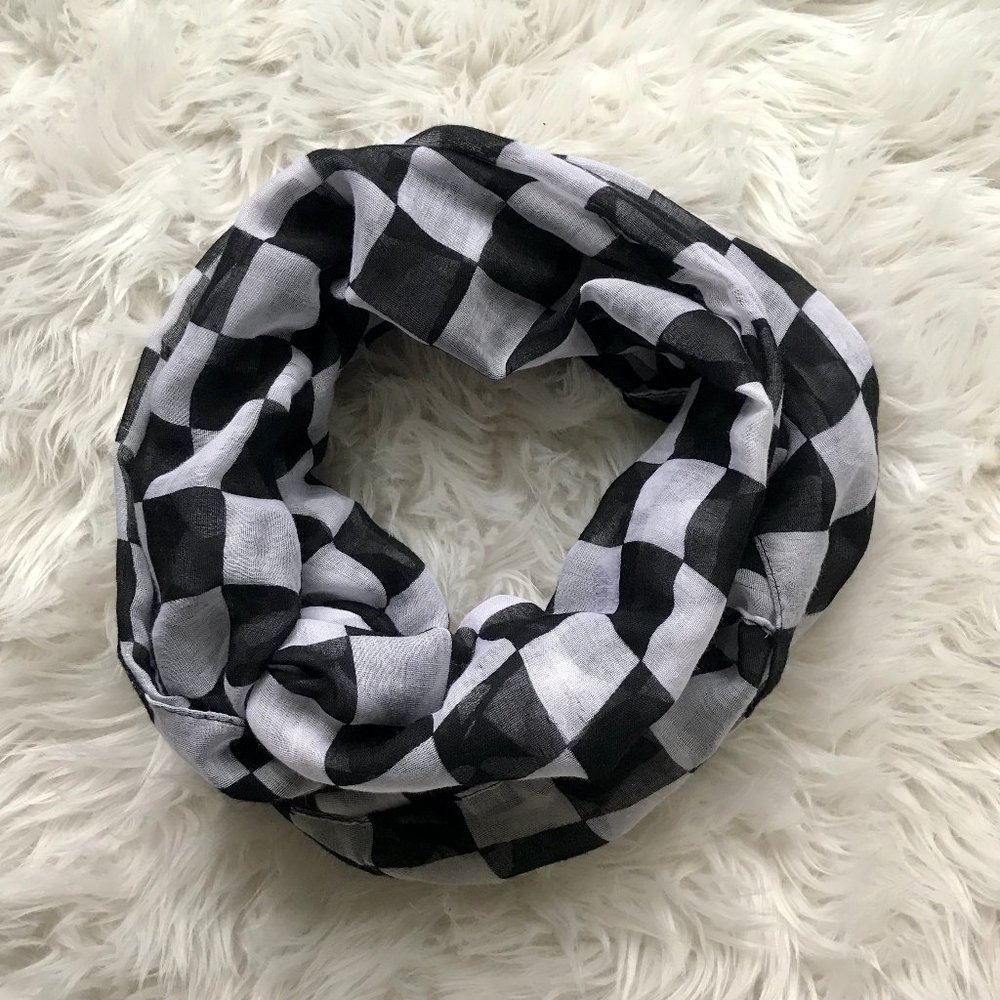 Checkerd Infinity Scarf